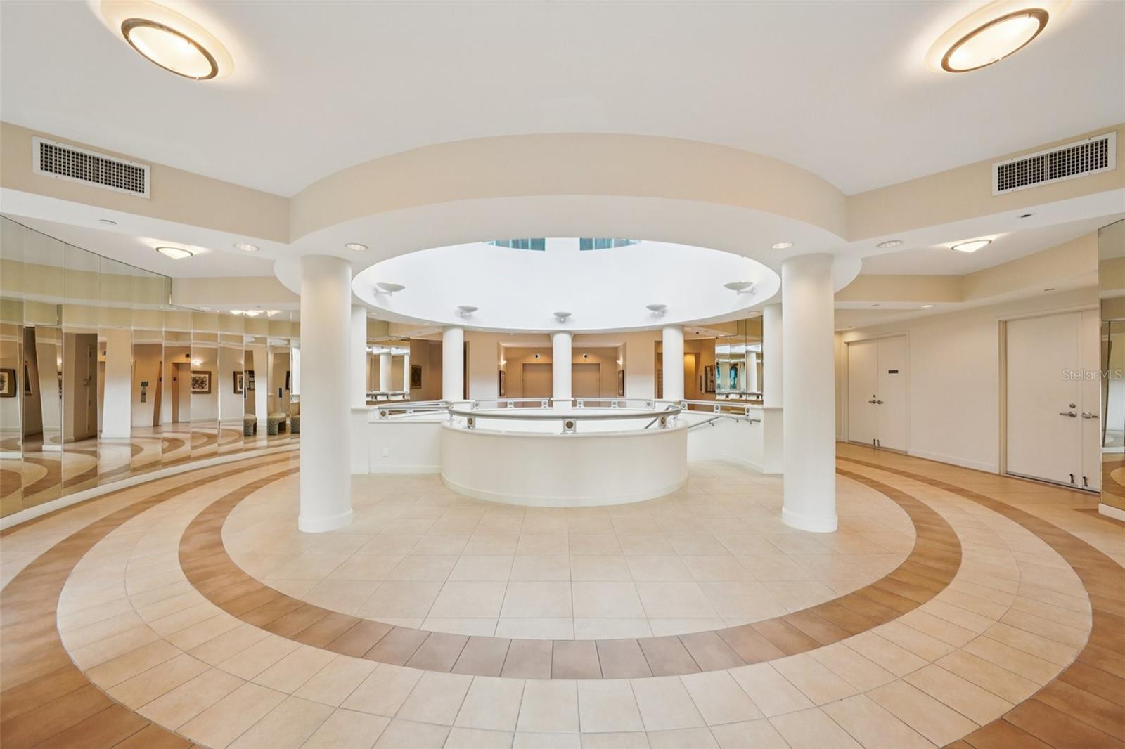 ULTIMAR ONE CONDO - Residential