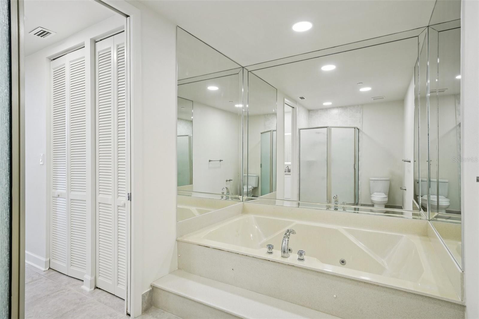 ULTIMAR ONE CONDO - Residential