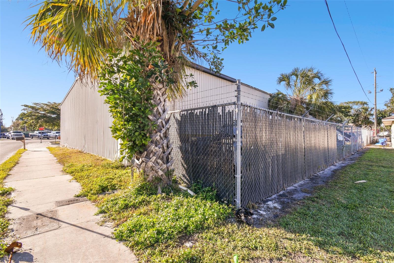 ORANGE ESTATES - Commercial Sale