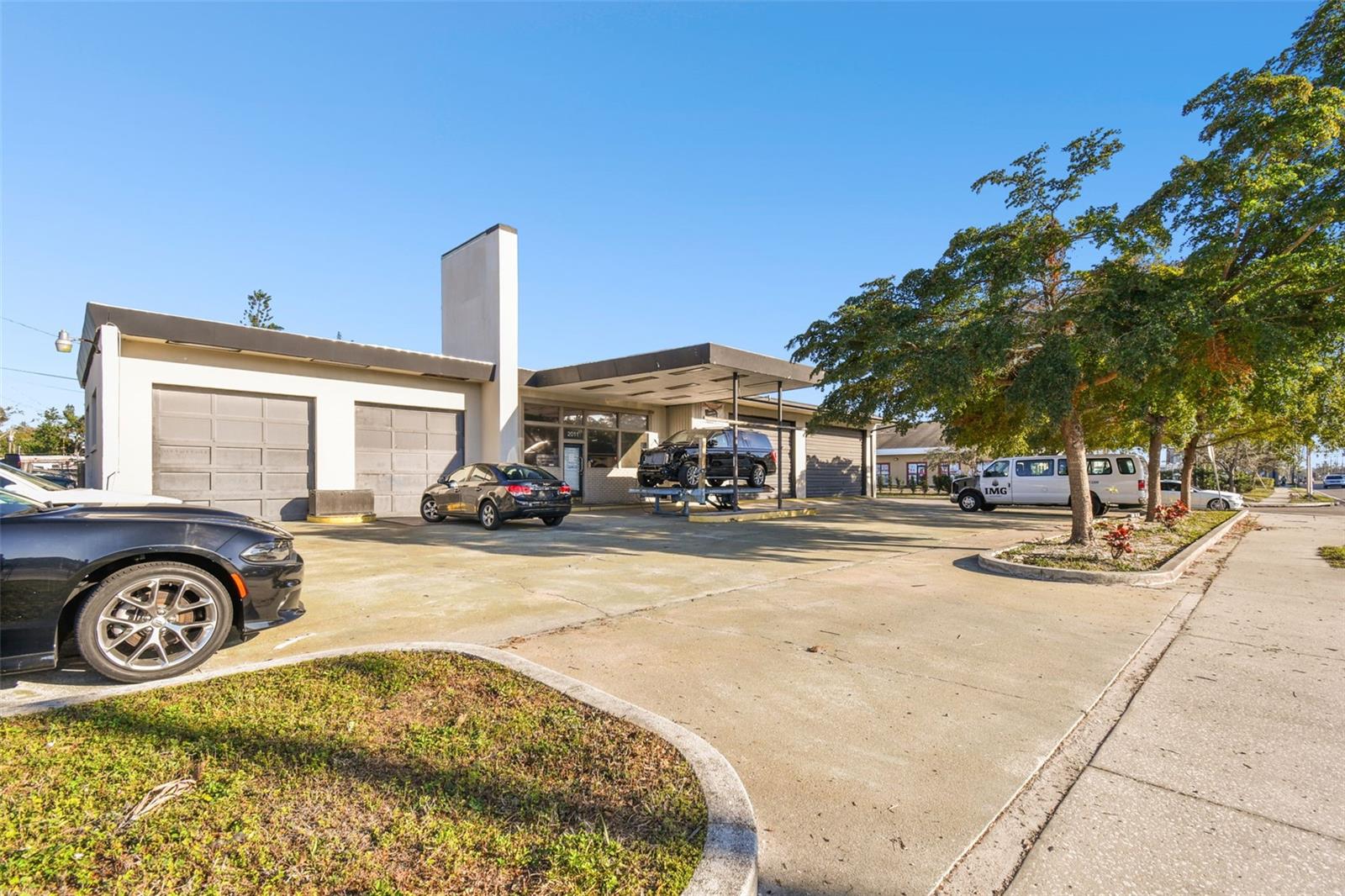 ORANGE ESTATES - Commercial Sale