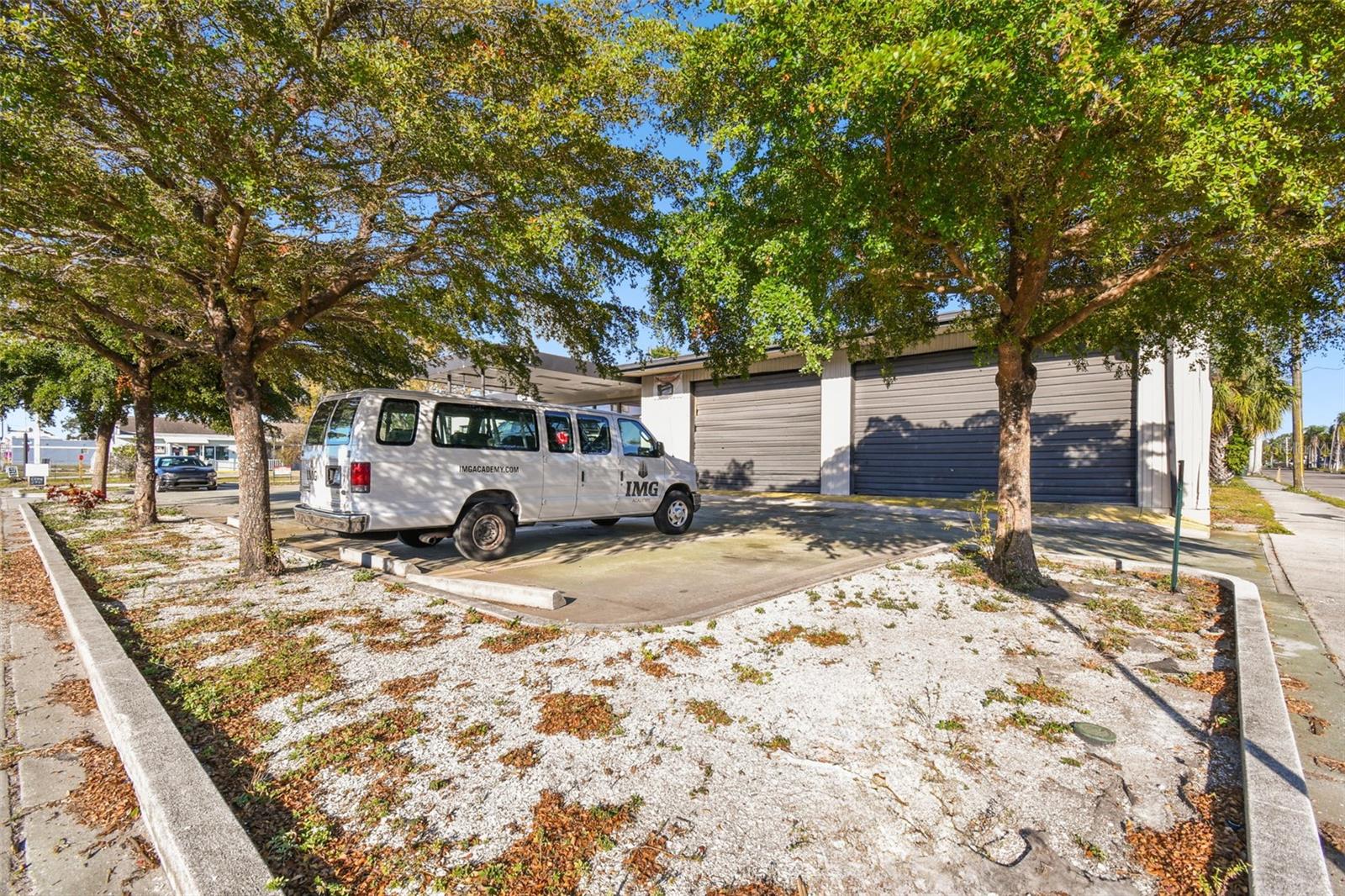 ORANGE ESTATES - Commercial Sale