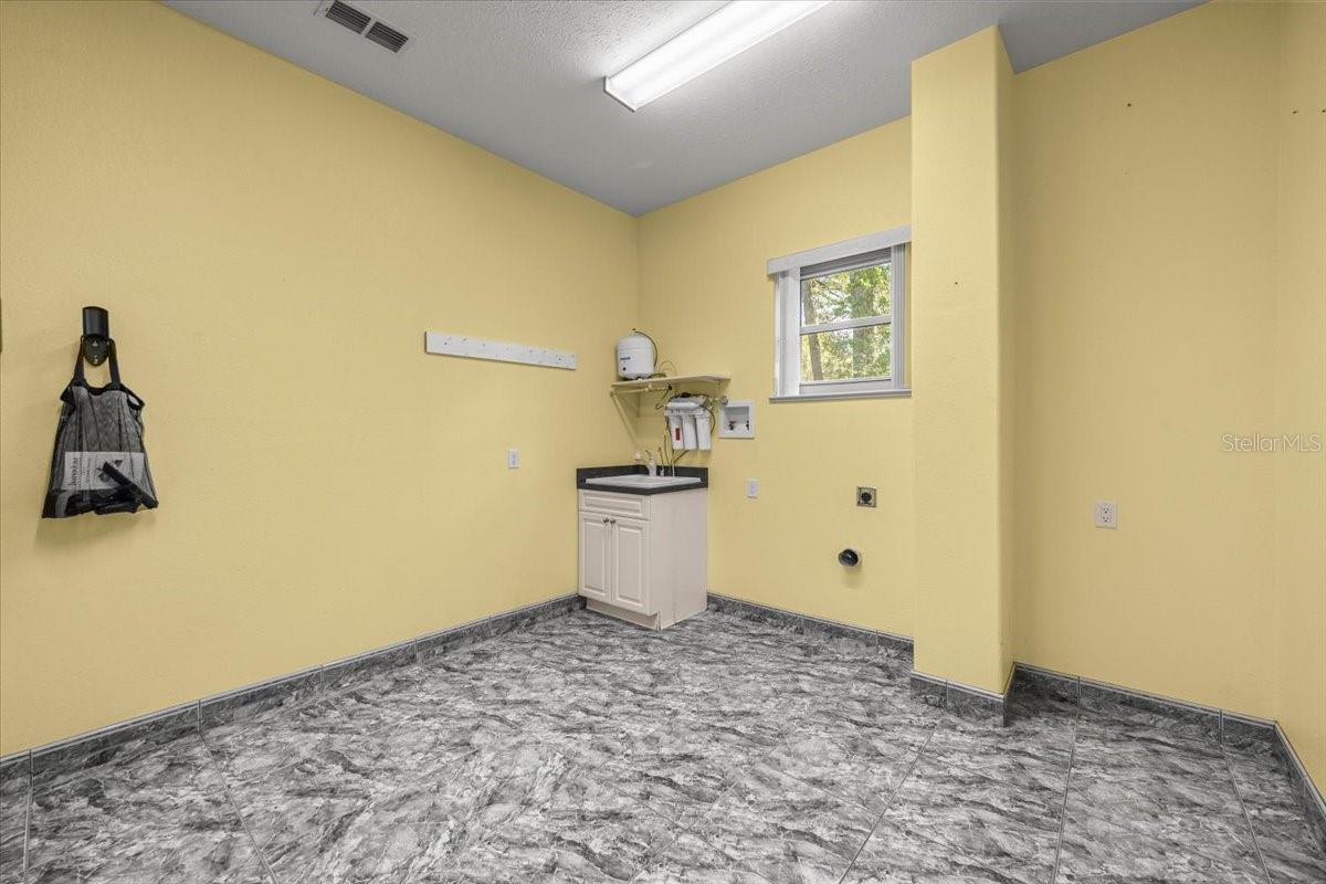 OCALA THOROUGHBRED ACRES - Residential