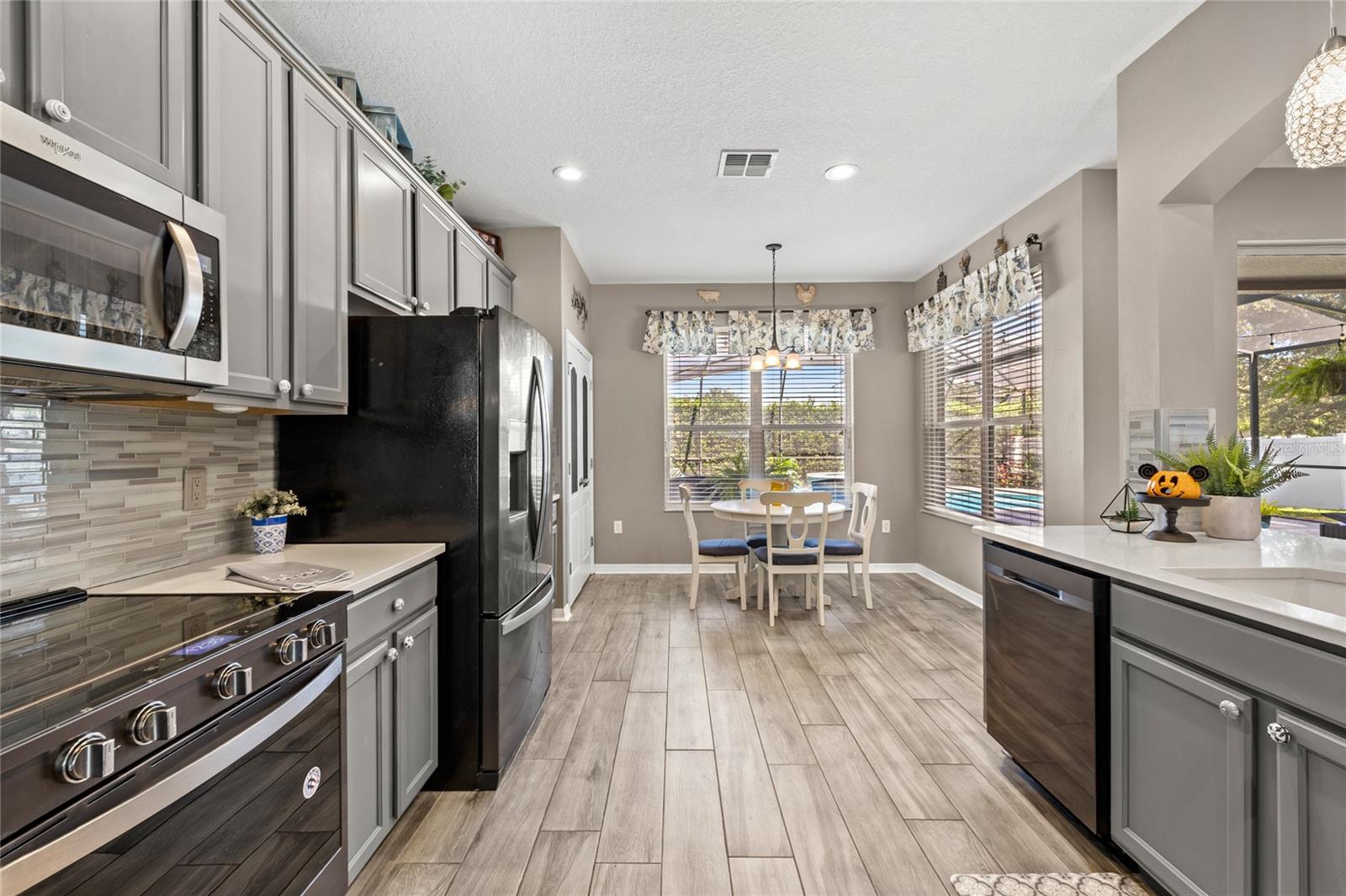 GROVE PK/STONE CREST A-E - Residential