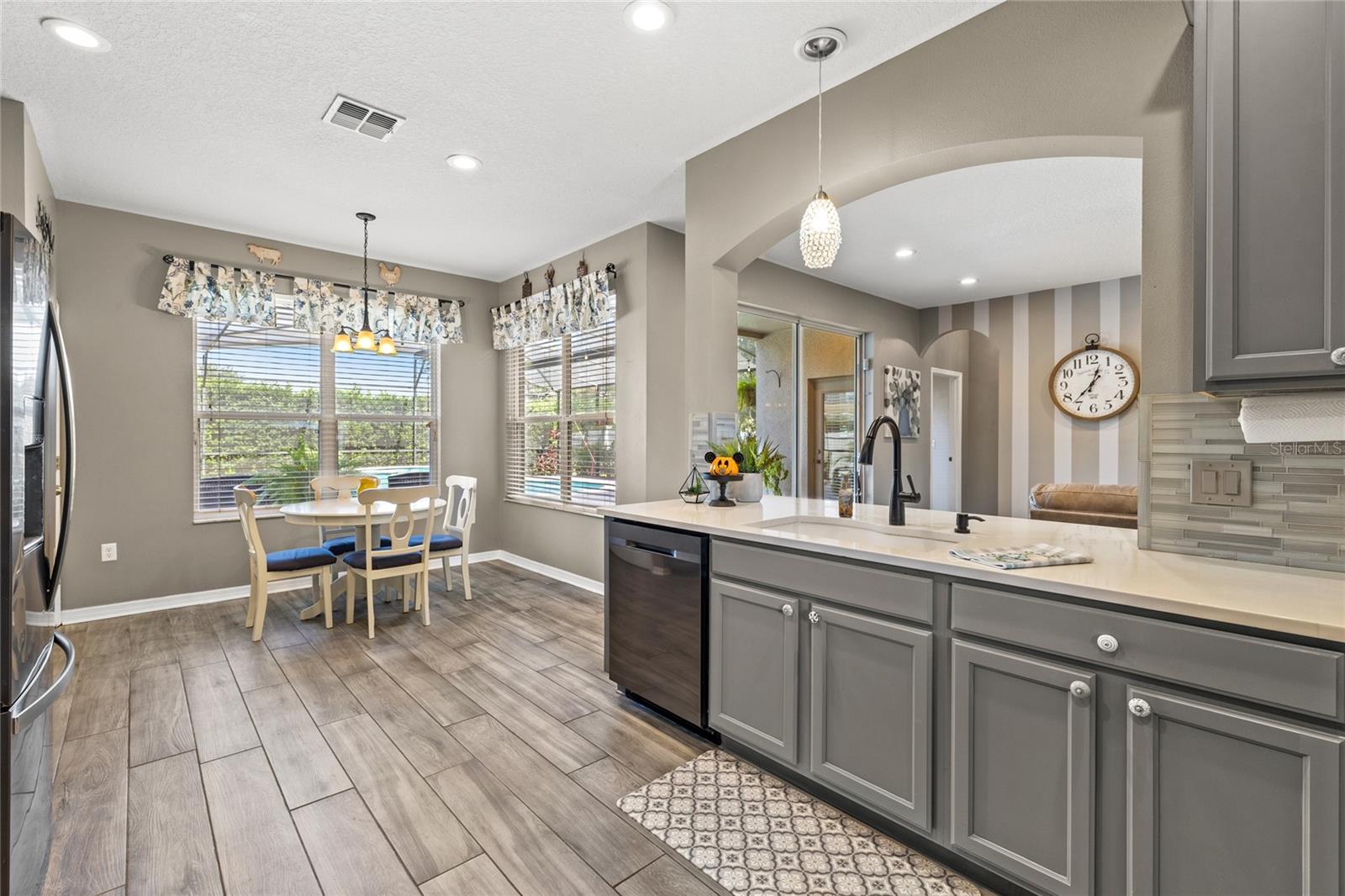 GROVE PK/STONE CREST A-E - Residential