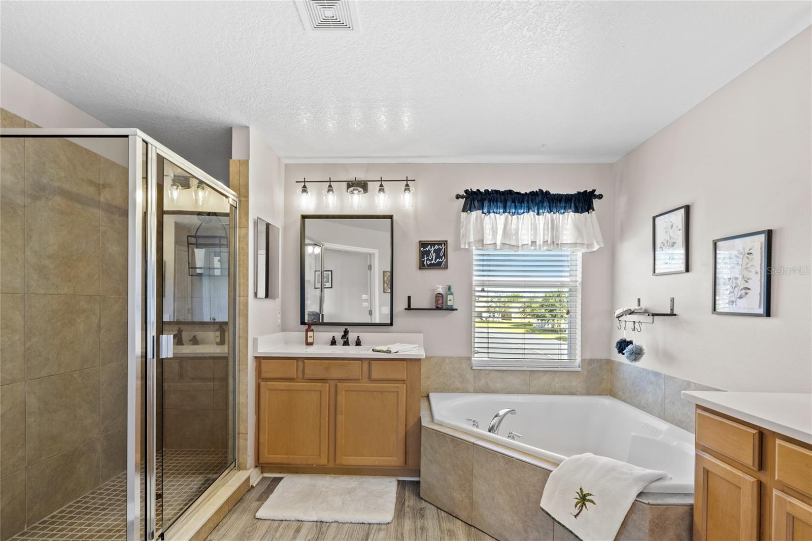 GROVE PK/STONE CREST A-E - Residential