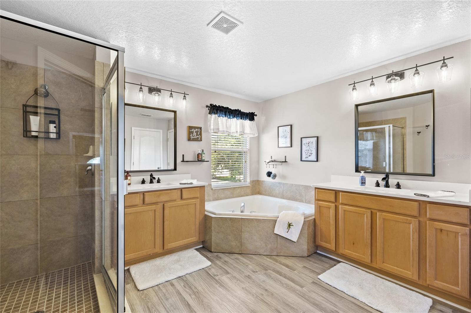 GROVE PK/STONE CREST A-E - Residential