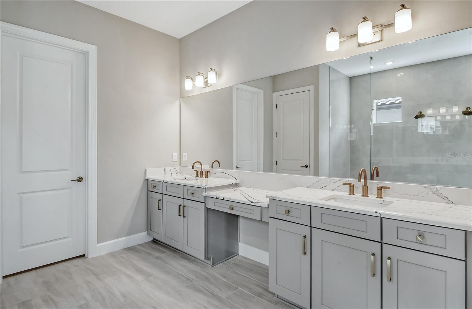 AZARIO ESPLANADE - Residential