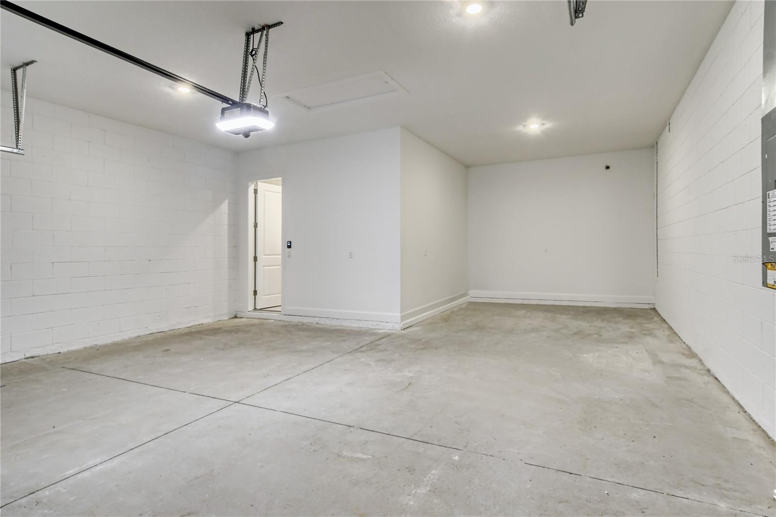 AZARIO ESPLANADE - Residential