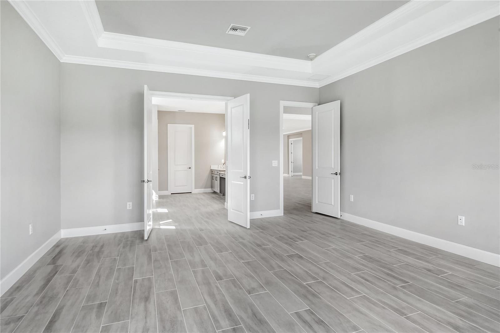 AZARIO ESPLANADE - Residential