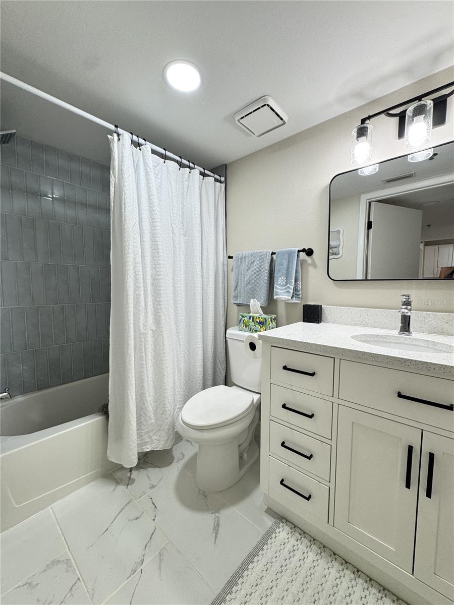 THE ARBORS AT PINEBROOK PH III - Residential Lease