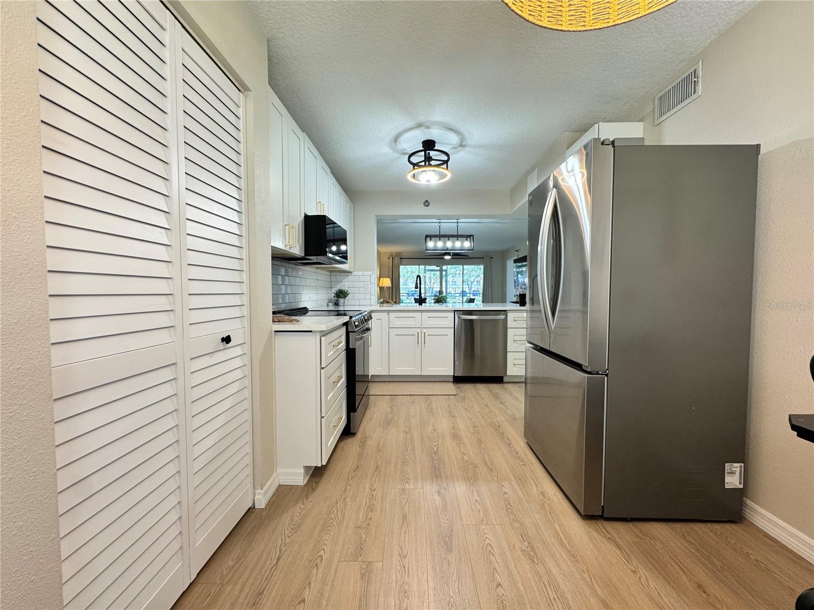 THE ARBORS AT PINEBROOK PH III - Residential Lease