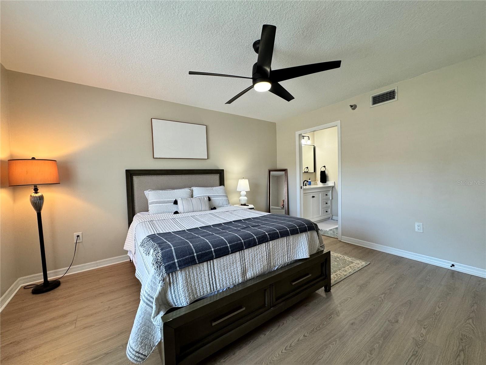 THE ARBORS AT PINEBROOK PH III - Residential Lease