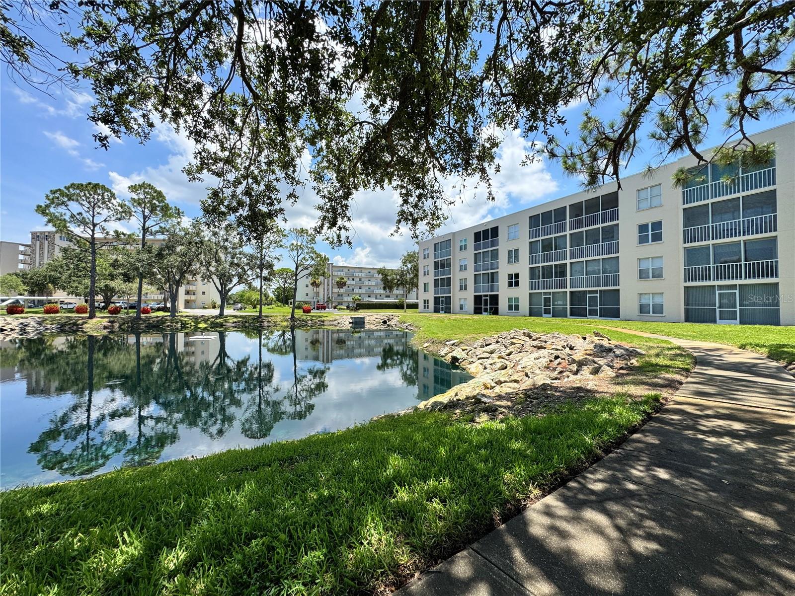 THE ARBORS AT PINEBROOK PH III - Residential Lease