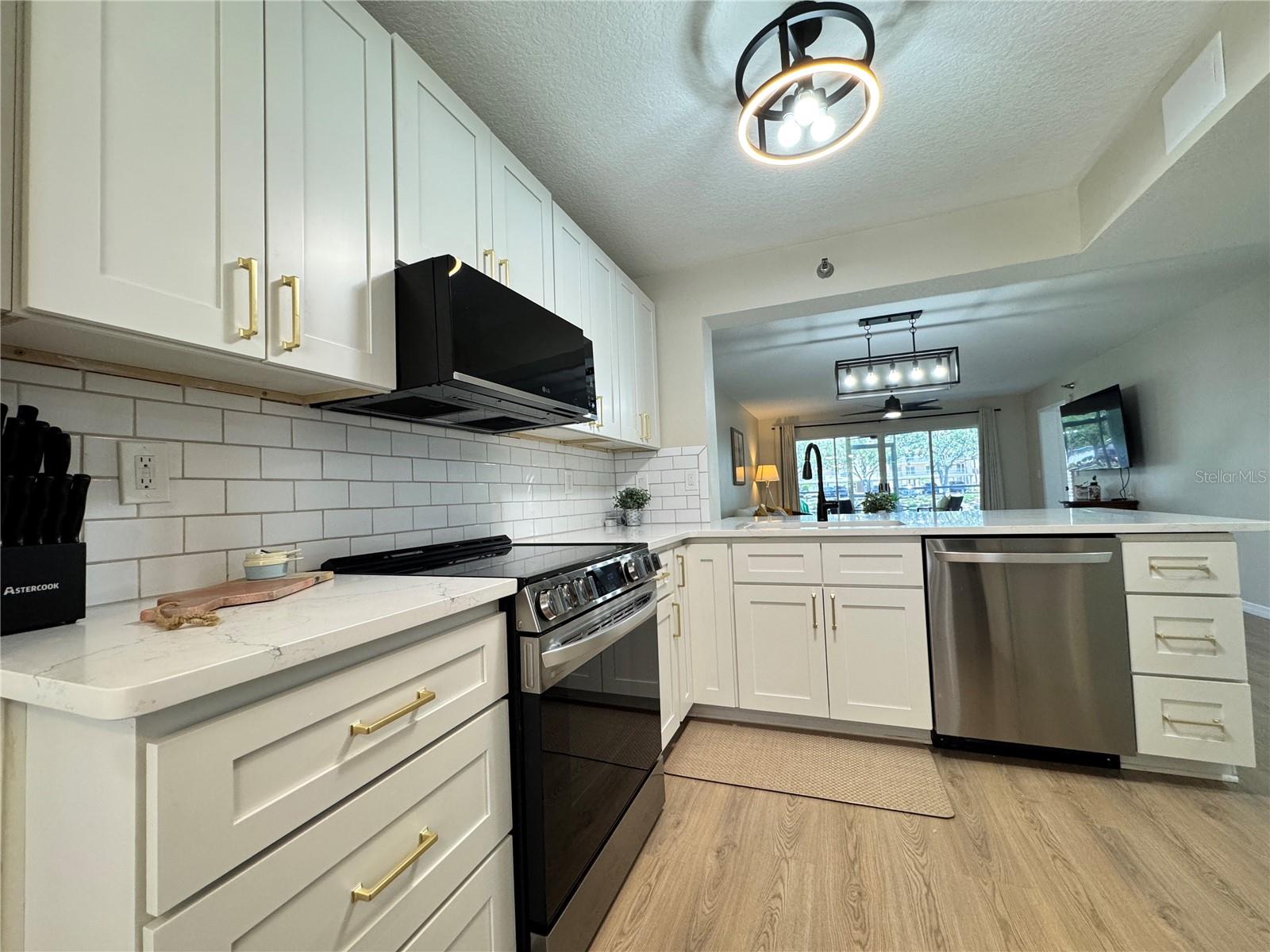 THE ARBORS AT PINEBROOK PH III - Residential Lease