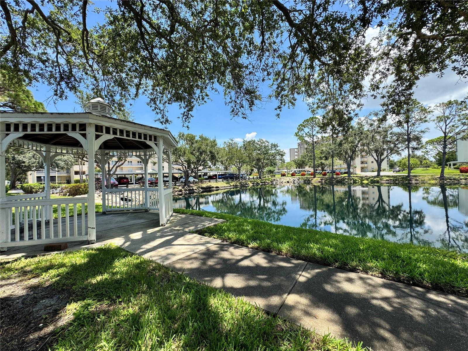 THE ARBORS AT PINEBROOK PH III - Residential Lease