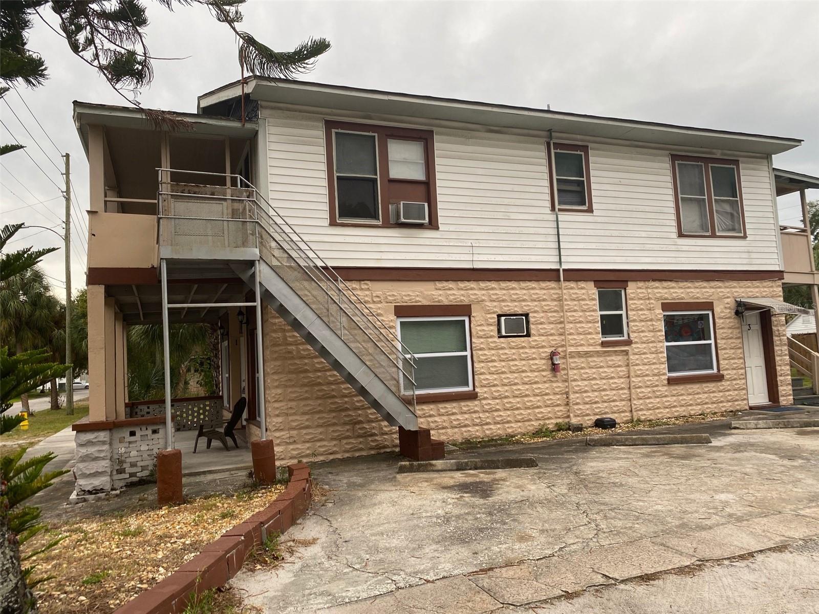 Welcome to downtown St. Pete! This downtown St. Pete studio apartment is available now! Recently renovated with new paint and flooring! Security deposit of $1,100, First Month, $65 app fee/pp & $100 processing to move in. Water, sewer, trash included for $50 per month! On site laundry!