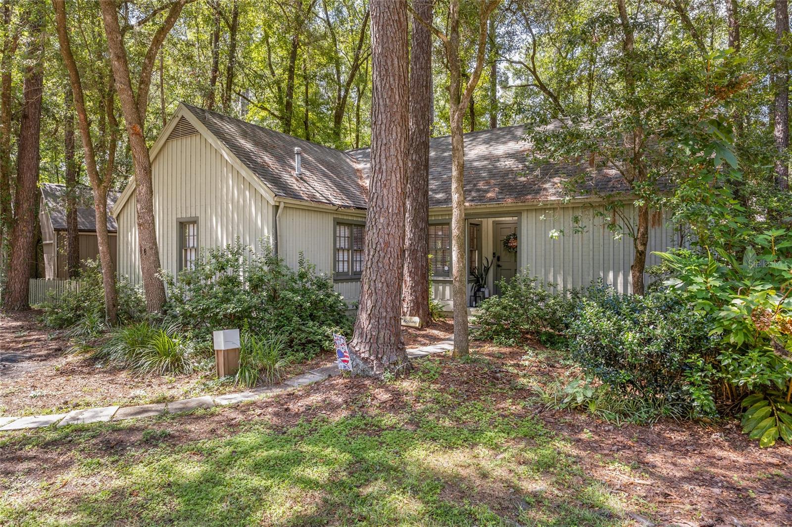 8423 SW 46TH ROAD
