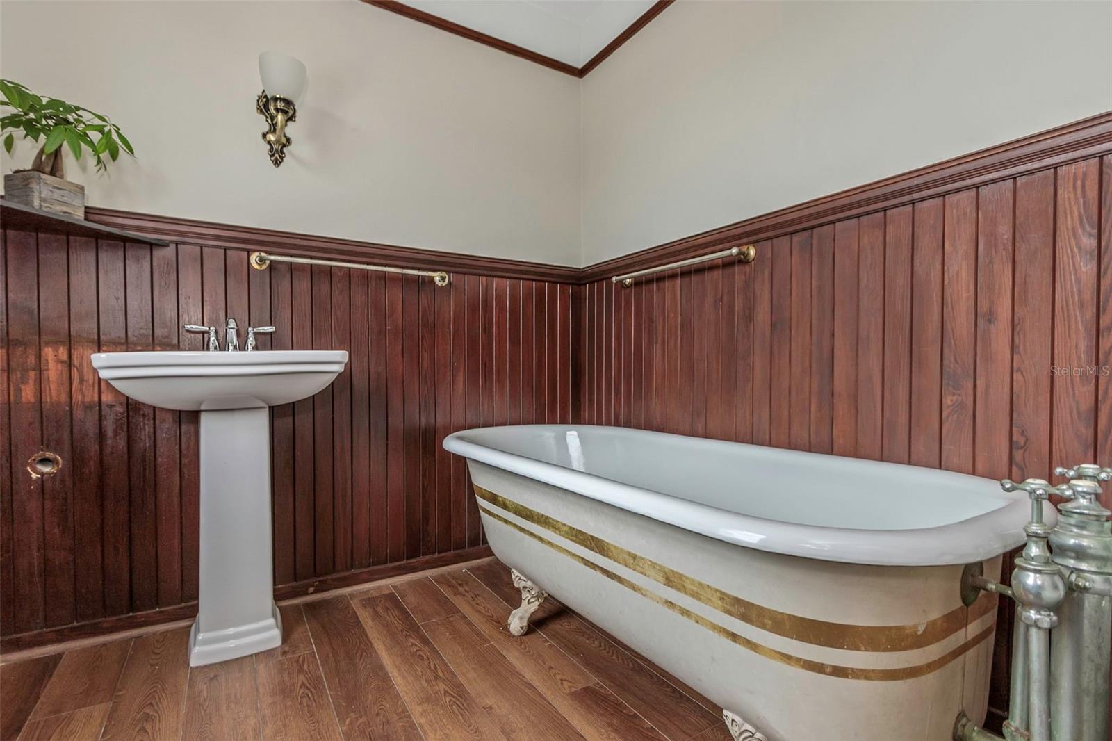 SAFFORDS A P K - Residential