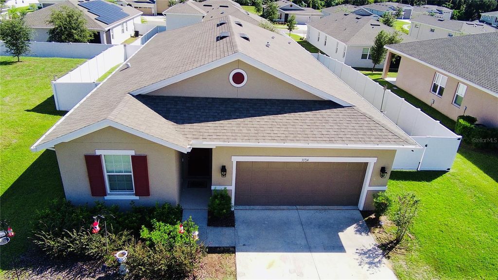 Photo of 31724 Broadwater Avenue, Leesburg, FL 34748 (MLS # O6355104)