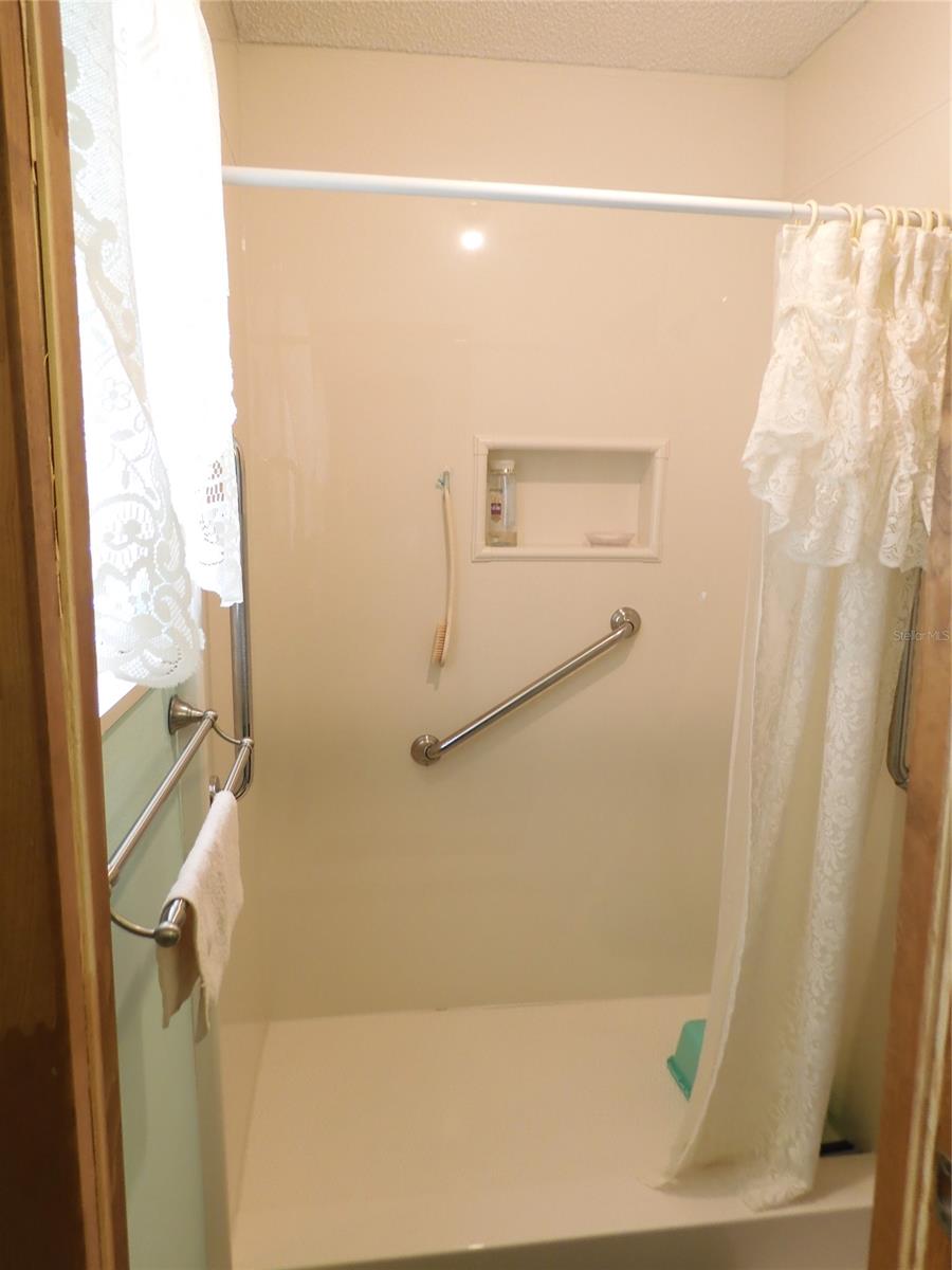 Florida Shores 01 - Residential