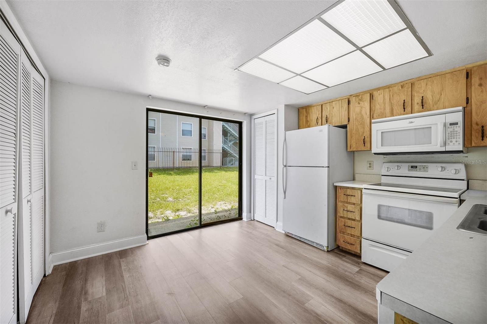 CAMBRIDGE CIRCLE - Residential Lease