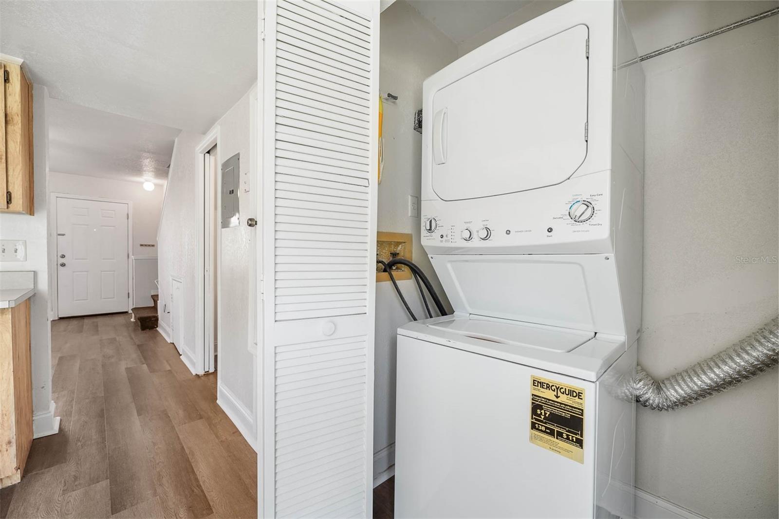 CAMBRIDGE CIRCLE - Residential Lease