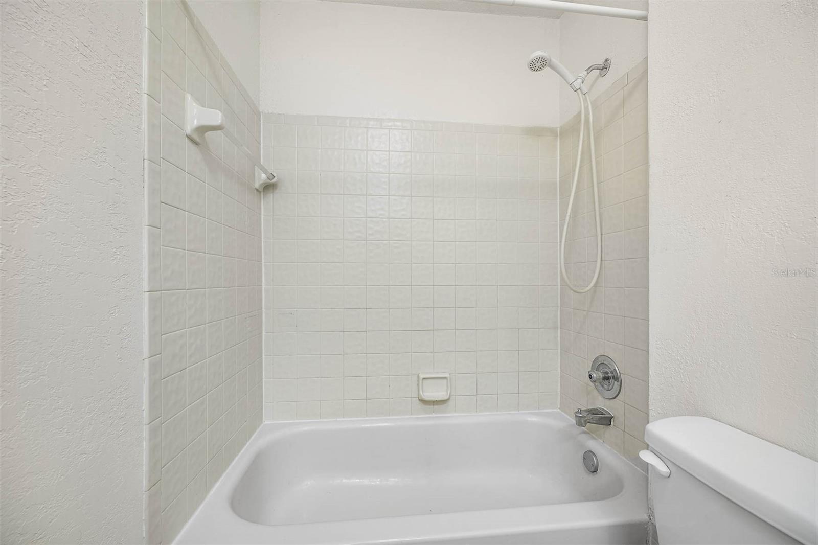 CAMBRIDGE CIRCLE - Residential Lease