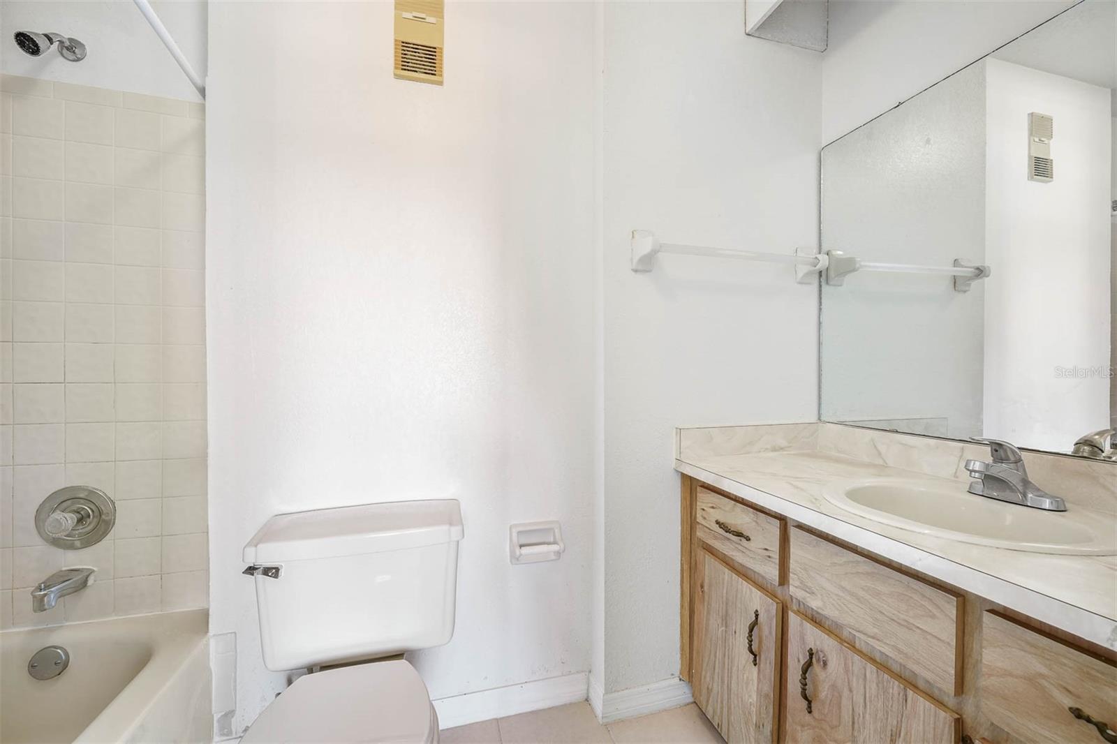 CAMBRIDGE CIRCLE - Residential Lease