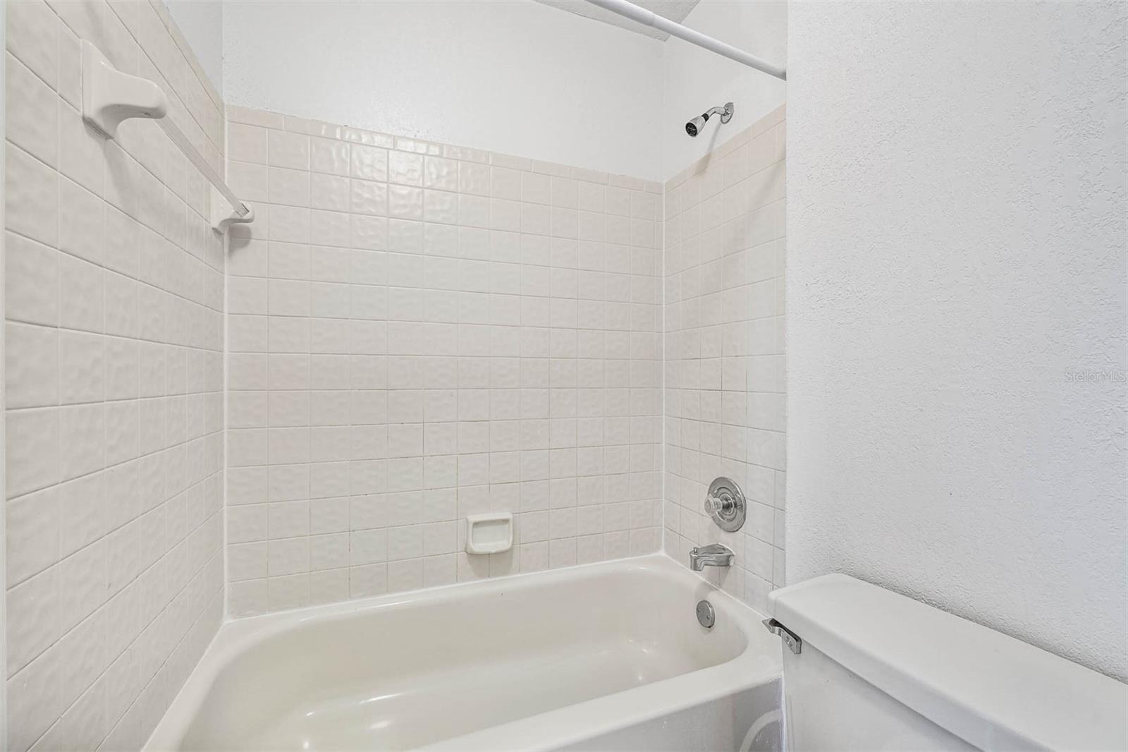 CAMBRIDGE CIRCLE - Residential Lease