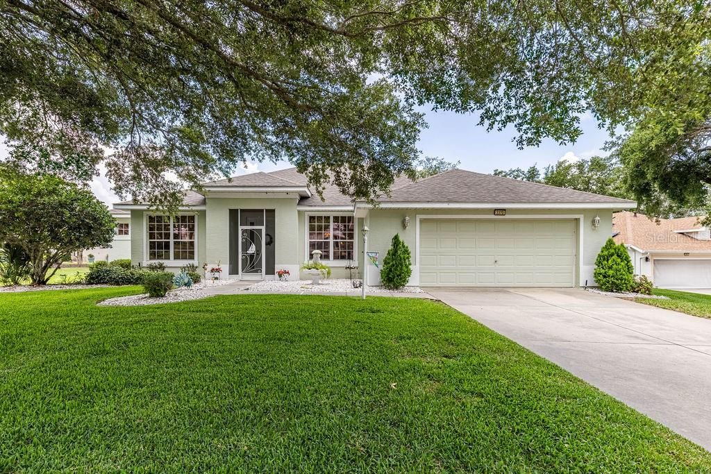 Photo of 3370 Saint Lucia Ct, Tavares, FL 32778 (MLS # G5112621)
