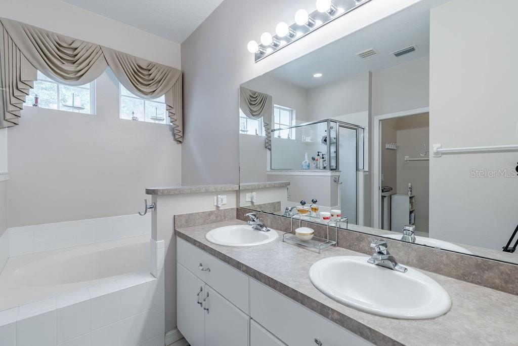 ROYAL HARBOR PH 01 - Residential
