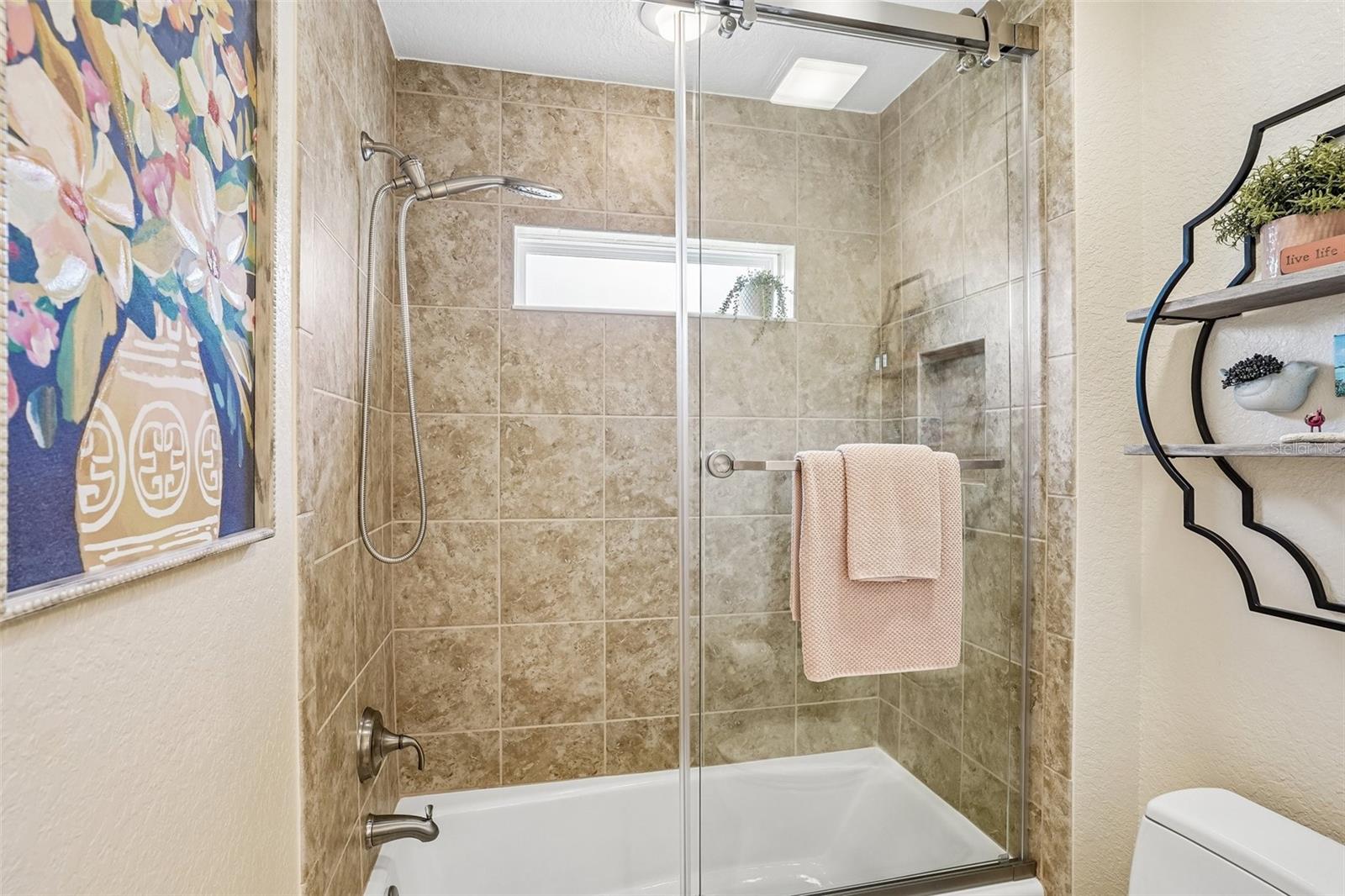 LAKESIDE LANDINGS - Residential