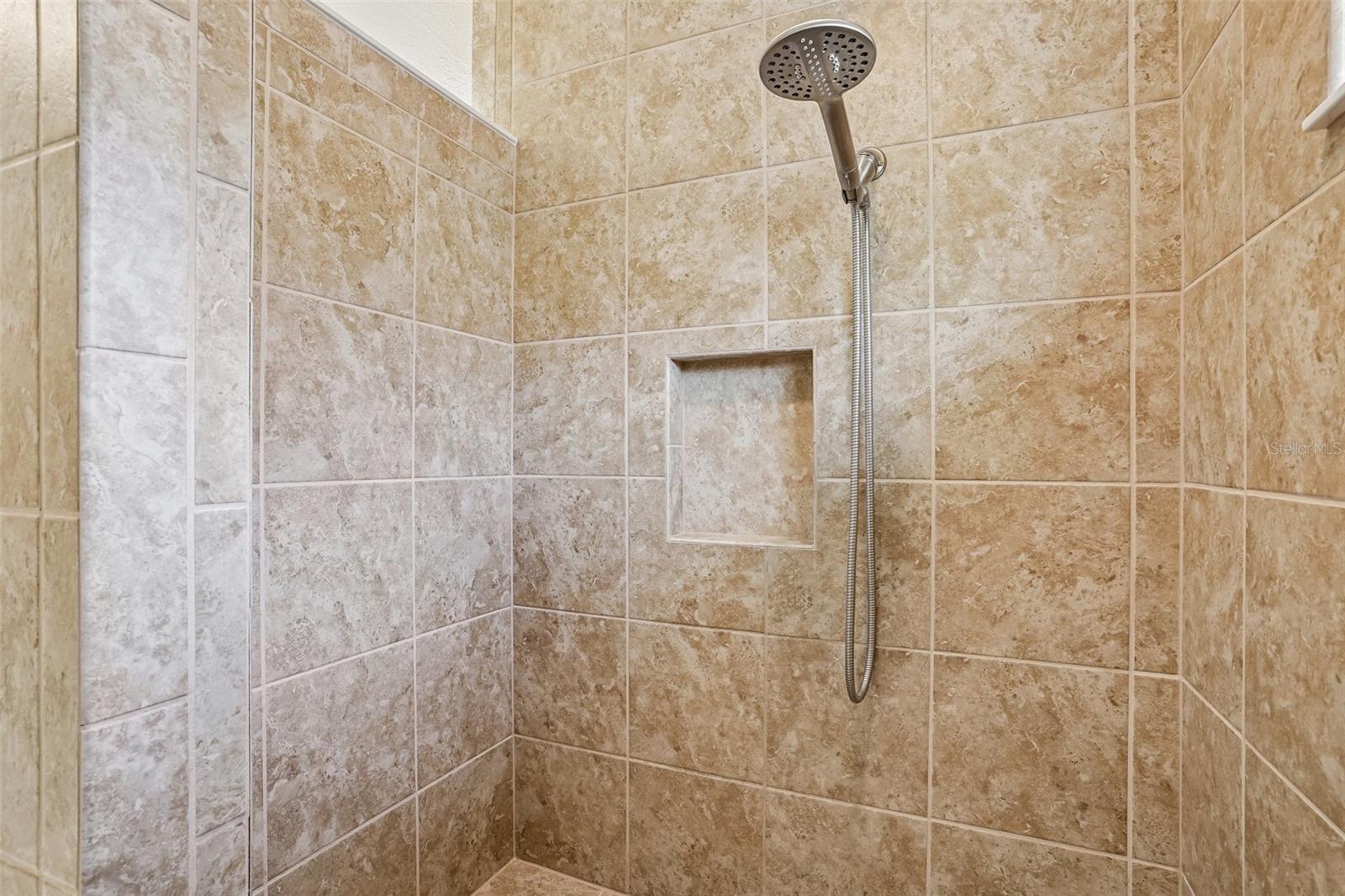 LAKESIDE LANDINGS - Residential