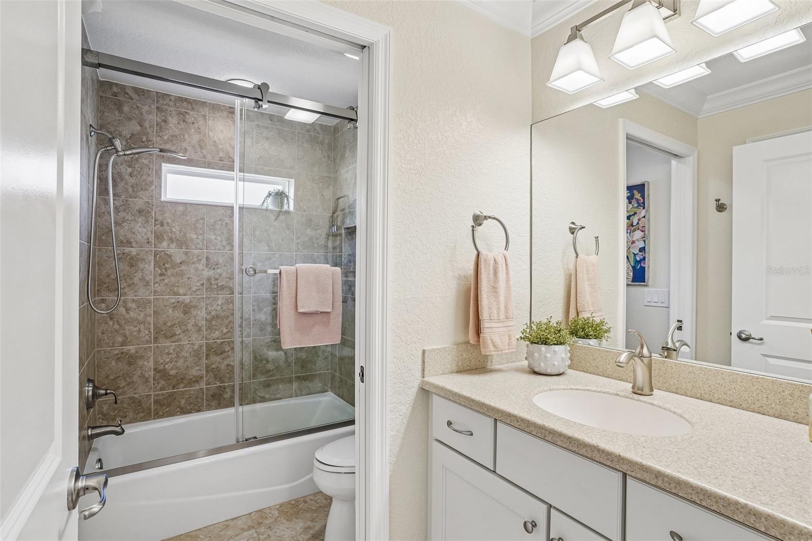LAKESIDE LANDINGS - Residential