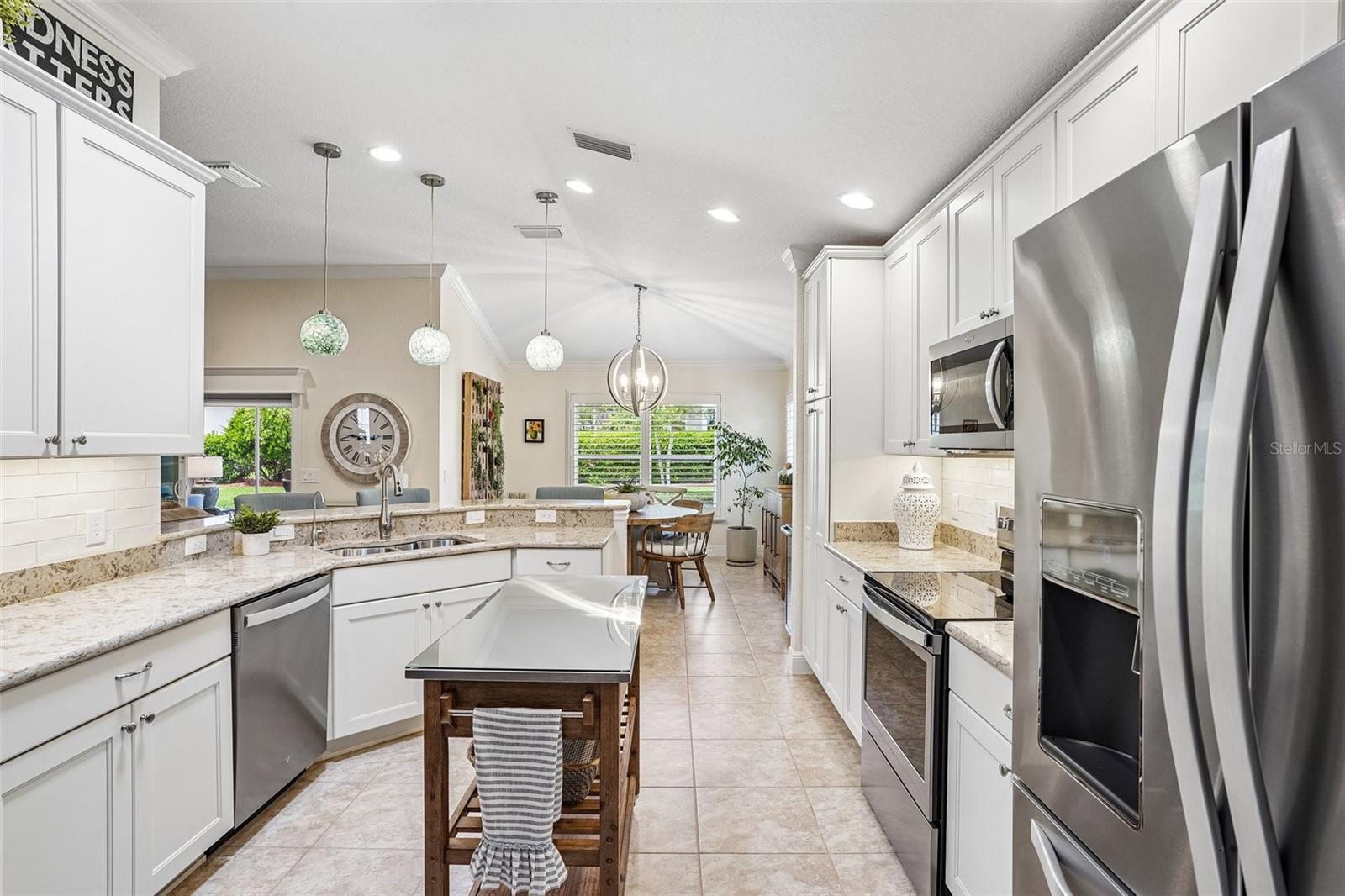 LAKESIDE LANDINGS - Residential