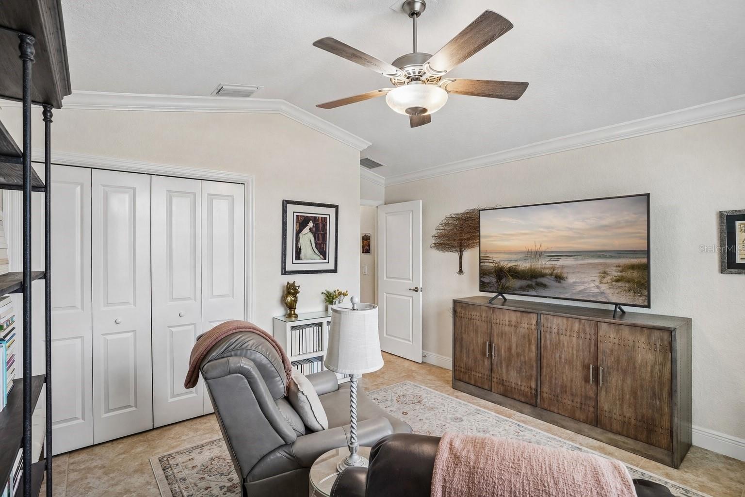 LAKESIDE LANDINGS - Residential