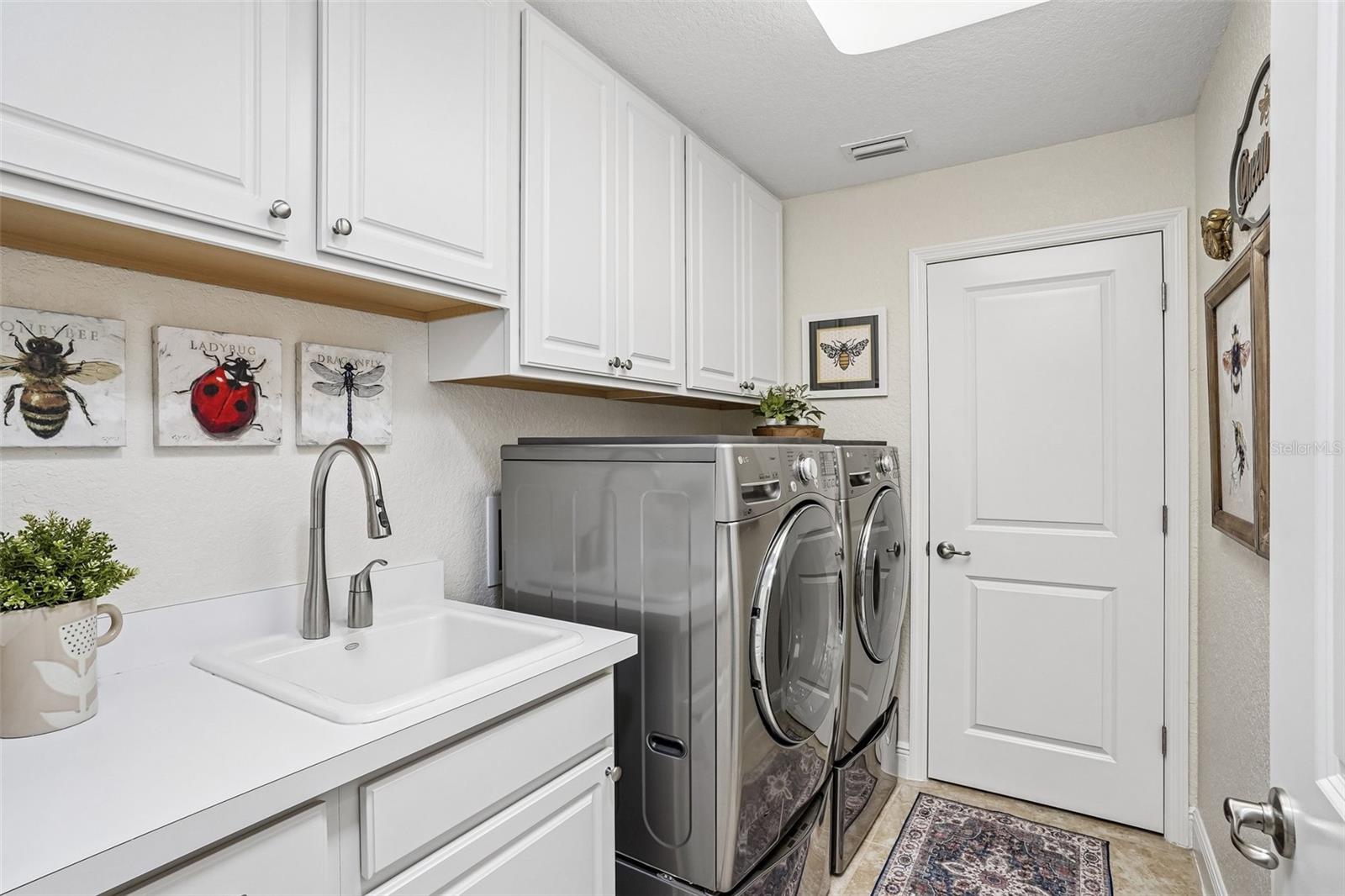 LAKESIDE LANDINGS - Residential