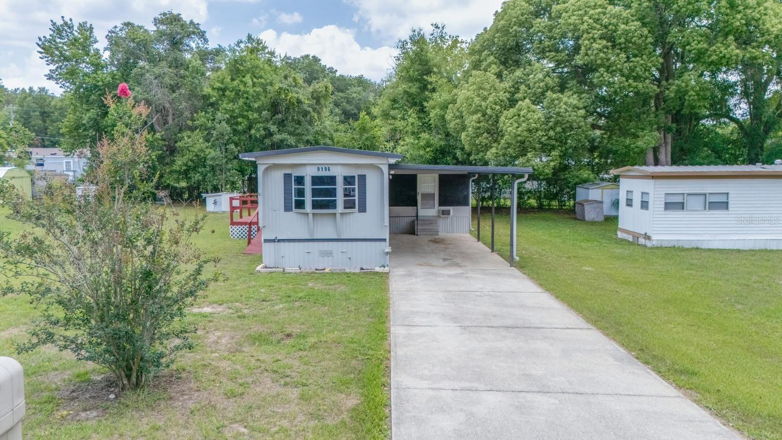 BIENVENIDO A ESTE ENCANTADOR HOGAR UBICADO EN LA TRANQUILA COMUNIDAD DE OCALA. A POCOS MINUTOS DE TIENDAS, RESTAURANTES Y TODAS LAS COMODIDADES DE LA CIUDAD.LISTA PARA MUDARSE Y CONVERTIRSE EN TU PROXIMO HOGAR.
WELCOME TO THIS CHARMING HOME LOCATED IN A QUIET OCALA COMMUNITY, JUST MINUTES FROM SHOPPING, DINING AND ALL THE CONVENIENCES OF THE CITY, MOVE-IN READY AND WAITHING TO BE YOUR NEXT HOME.