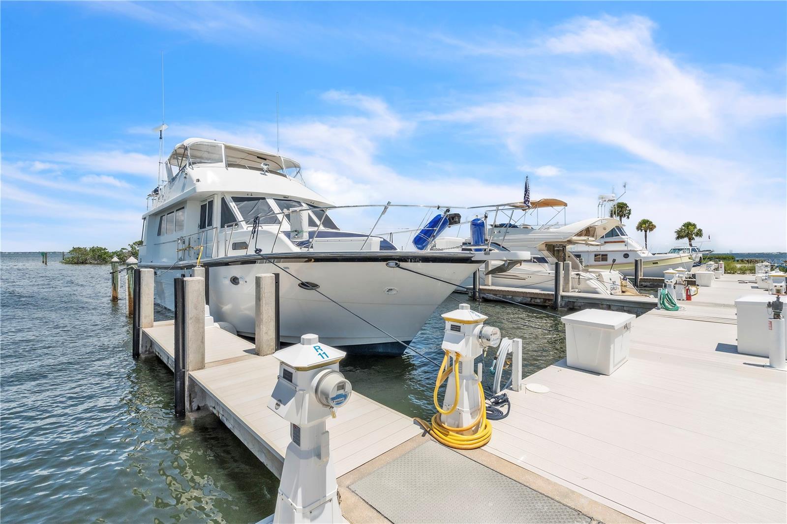 2600 HARBOURSIDE DRIVE R9