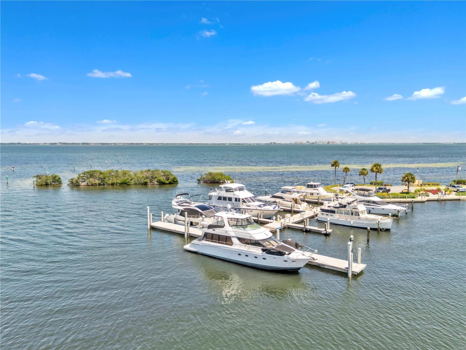LONGBOAT KEY MOORINGS - Residential