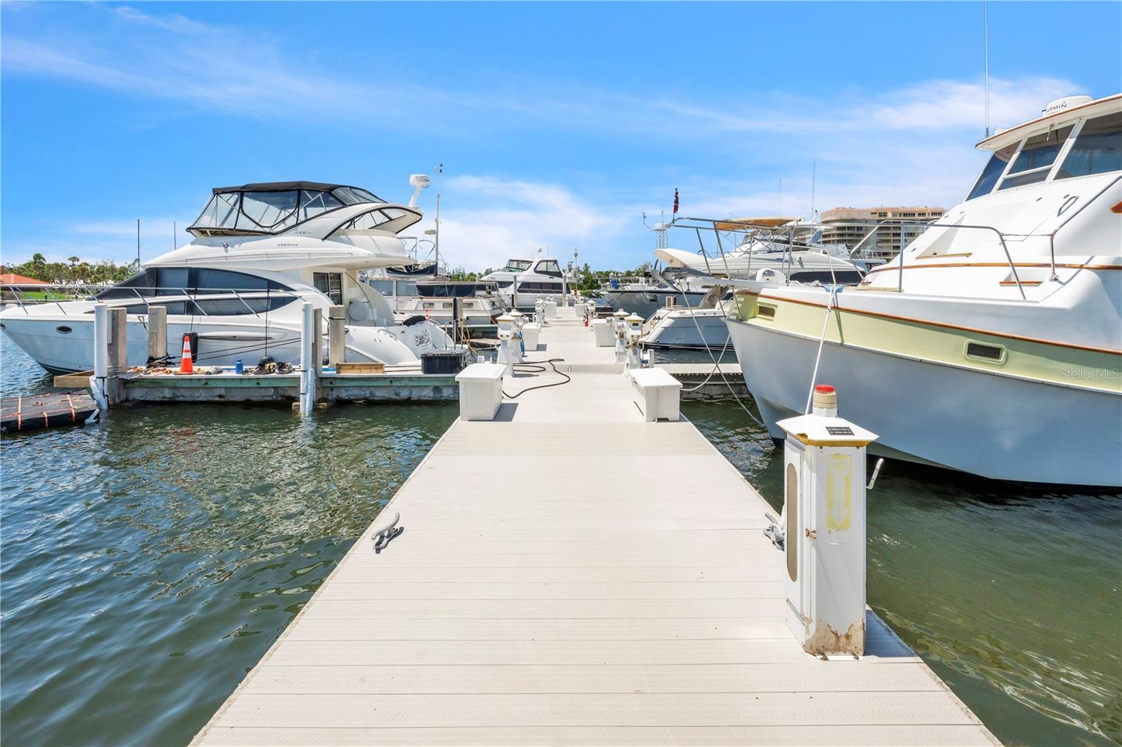LONGBOAT KEY MOORINGS - Residential