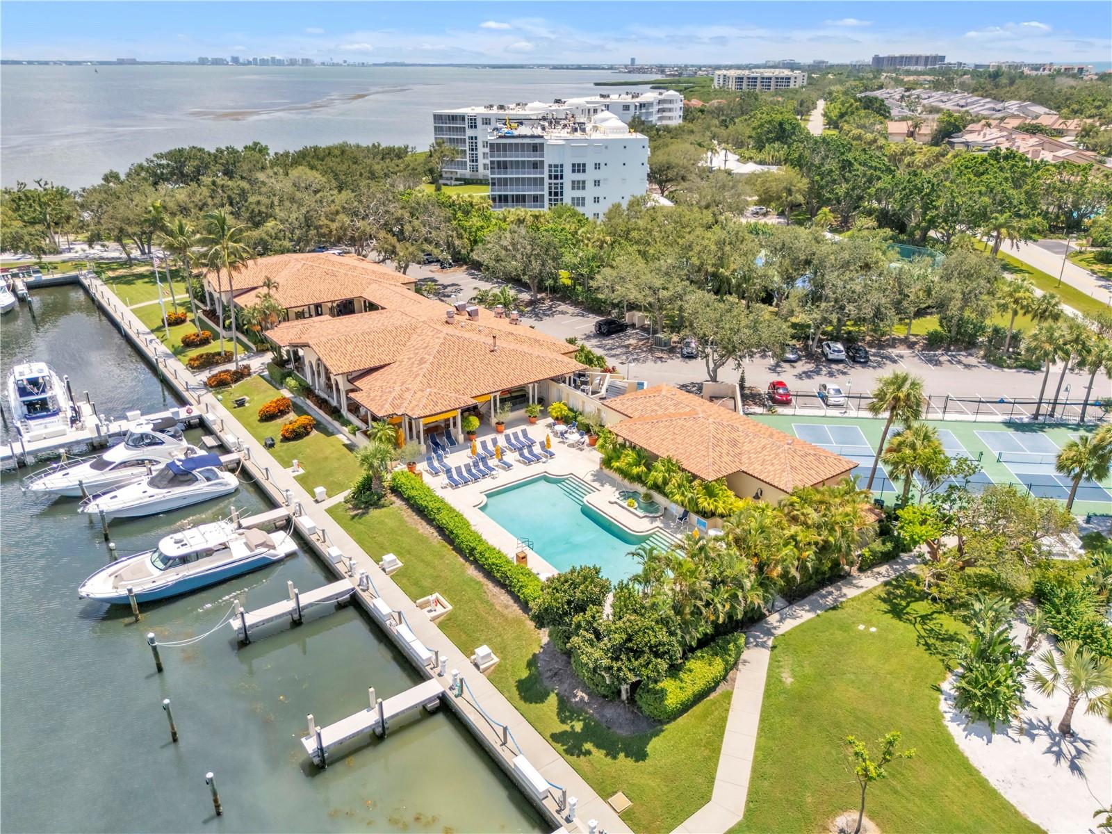 LONGBOAT KEY MOORINGS - Residential