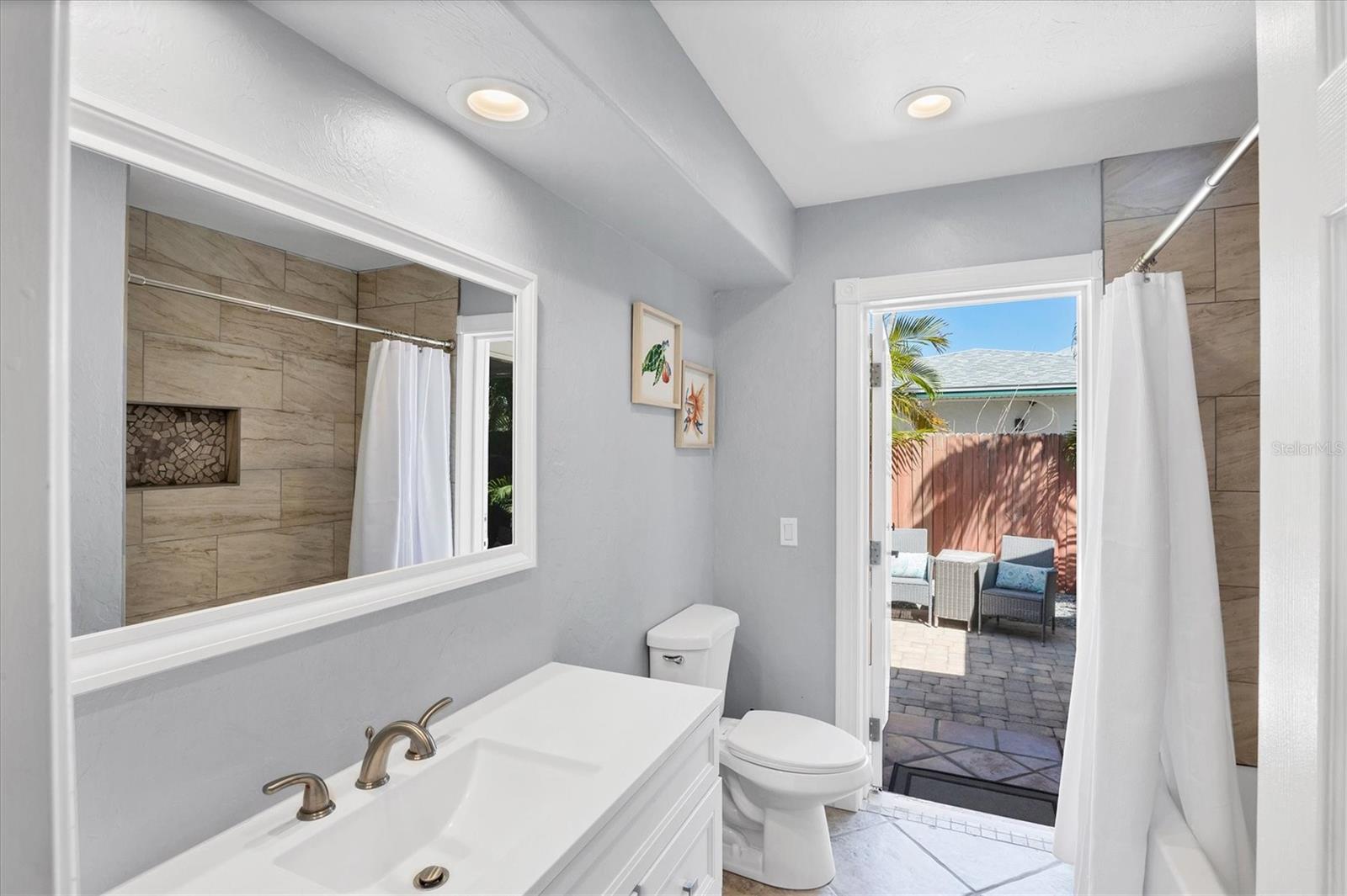 FRONT PORCH - Residential