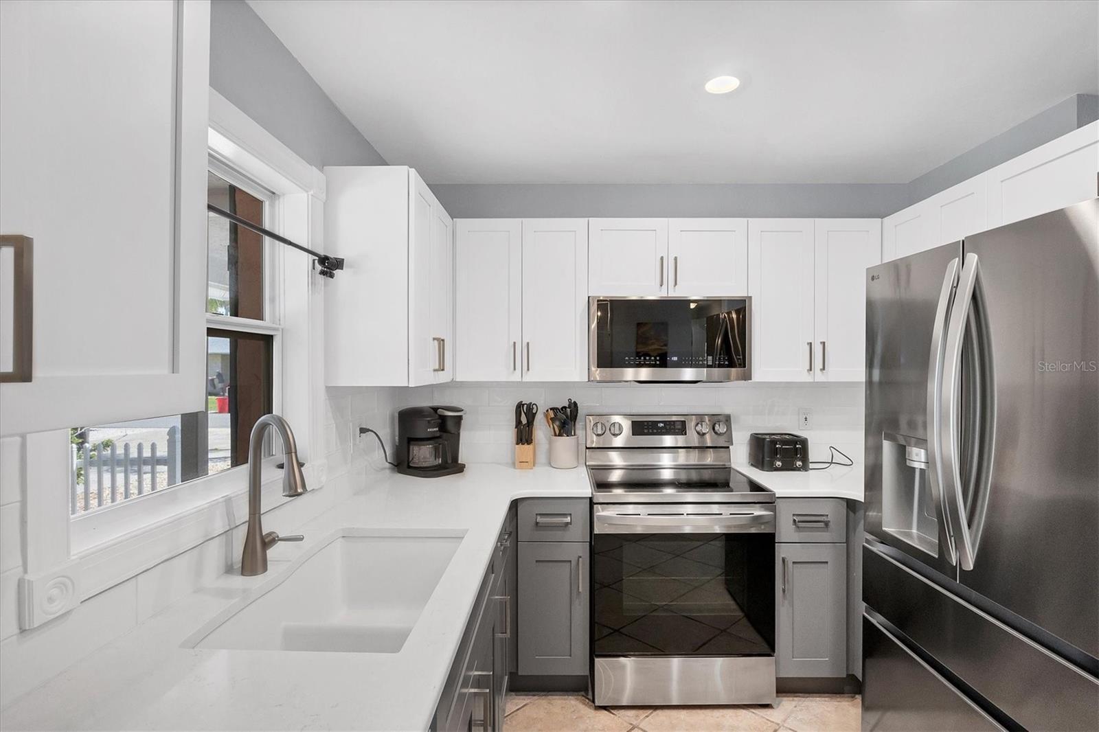 FRONT PORCH - Residential