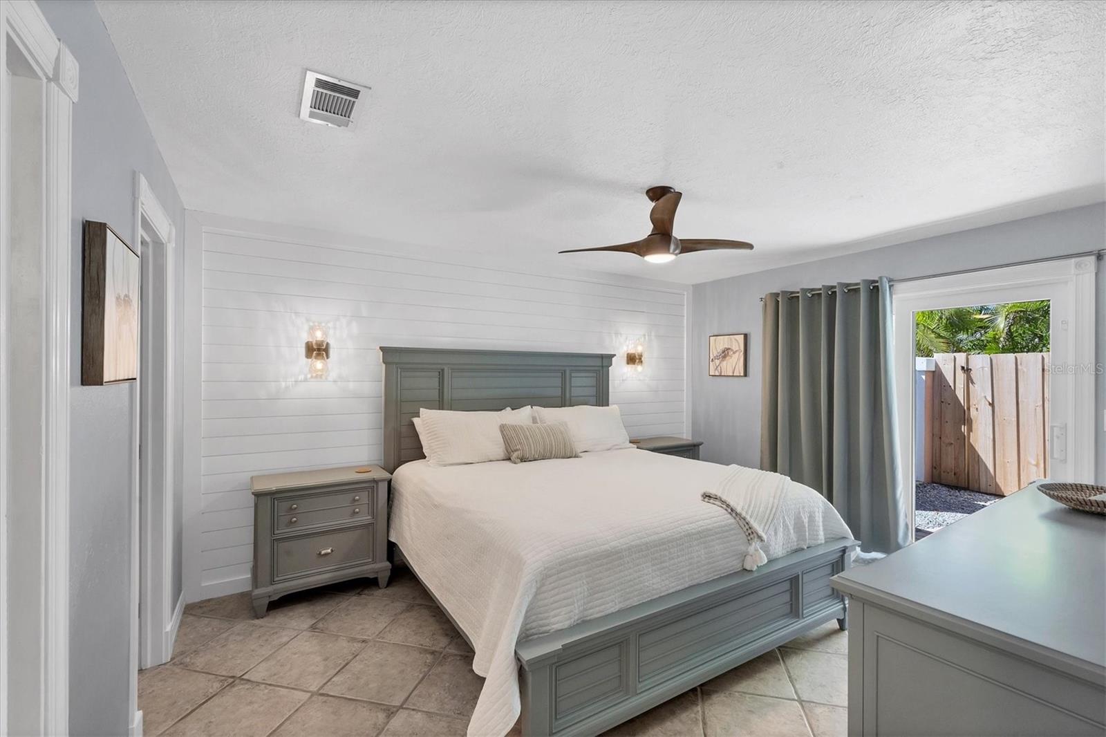 FRONT PORCH - Residential