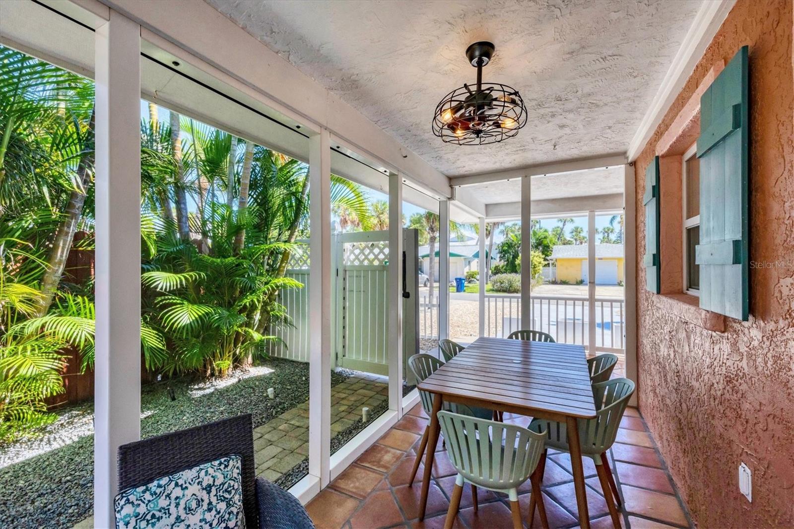 FRONT PORCH - Residential