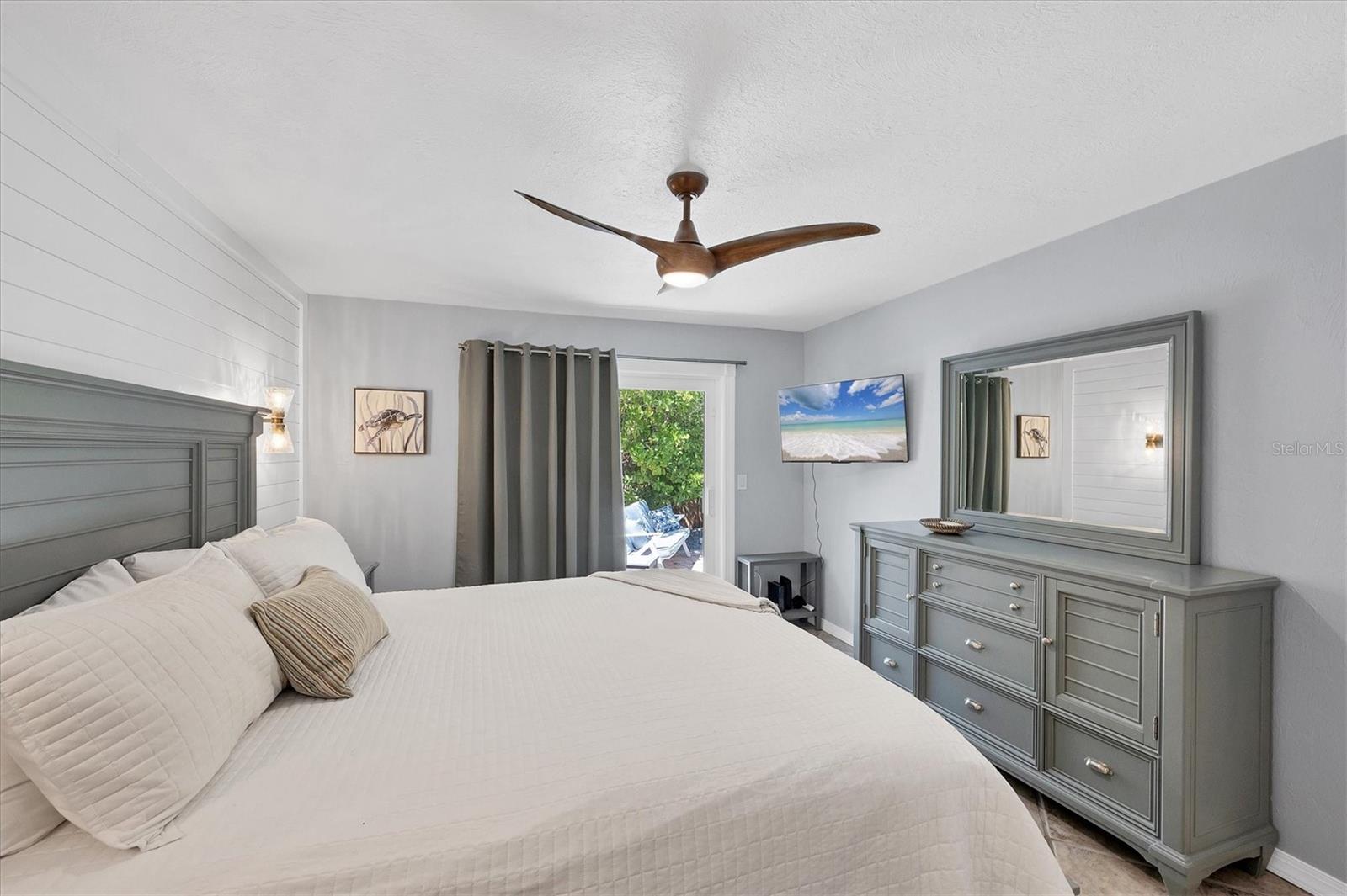 FRONT PORCH - Residential