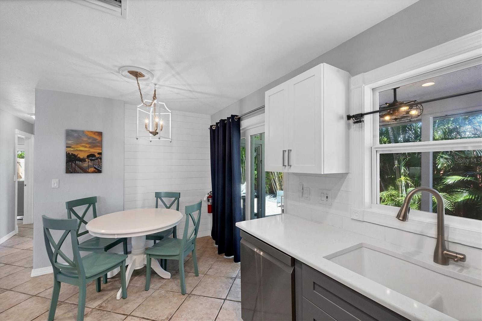 FRONT PORCH - Residential