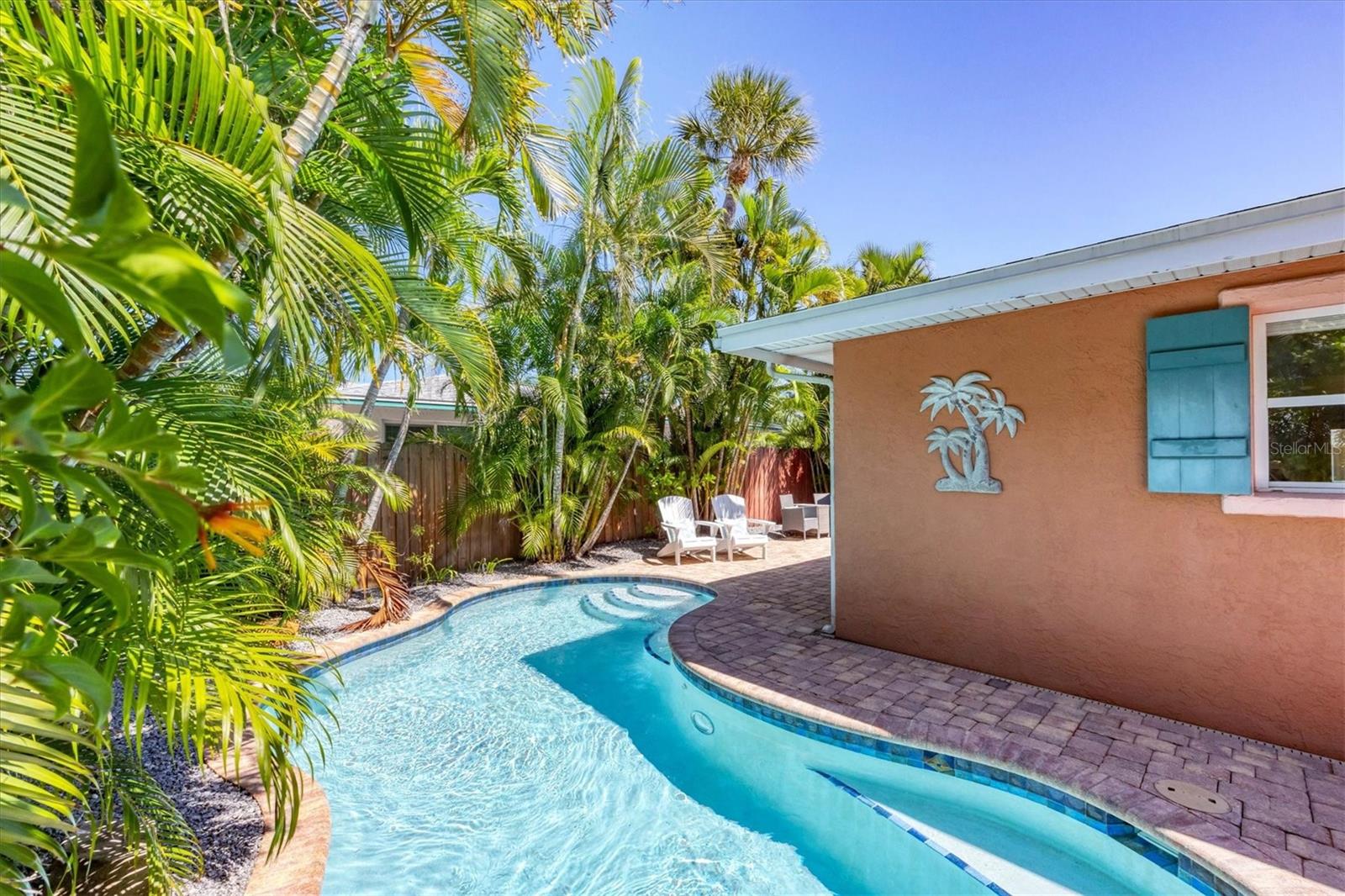 FRONT PORCH - Residential