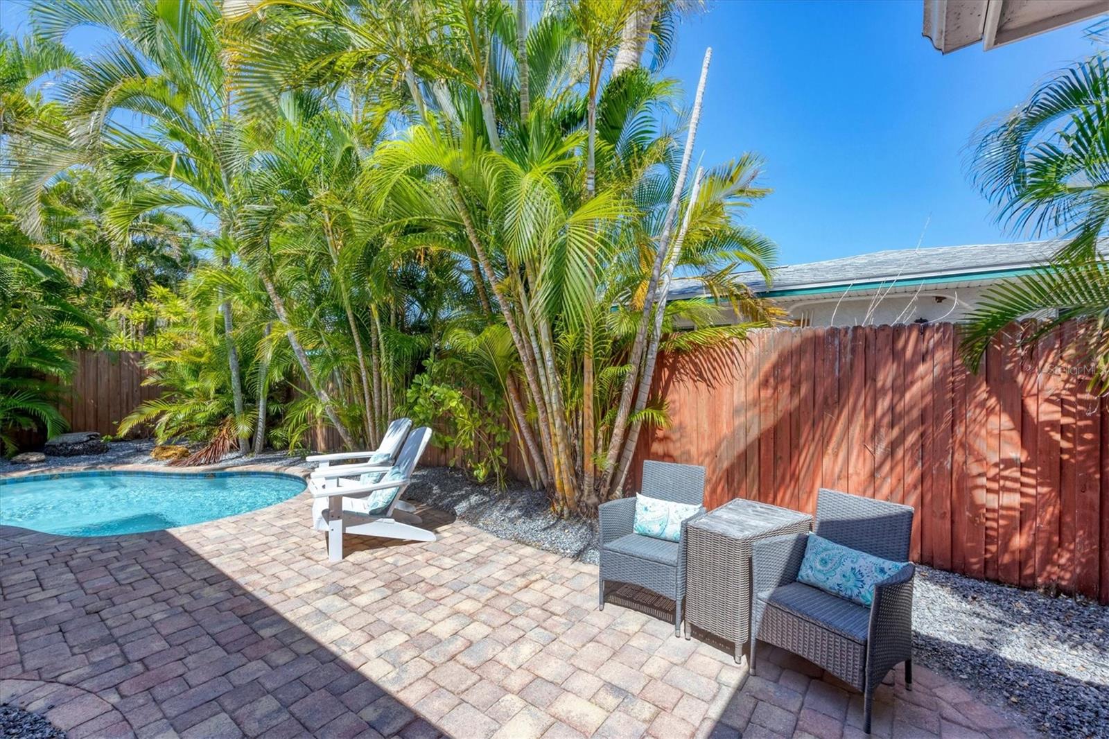 FRONT PORCH - Residential